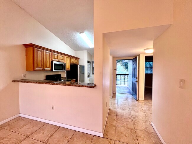 Foto del edificio - 9975 Nob Hill Ln