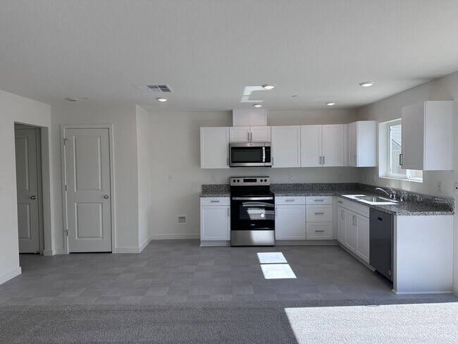Foto del edificio - Beautiful 2024 Built 3 bed 2 bath!