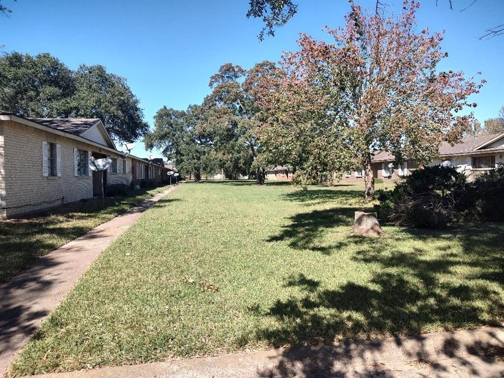 Primary Photo - 2000 Bahama Dr