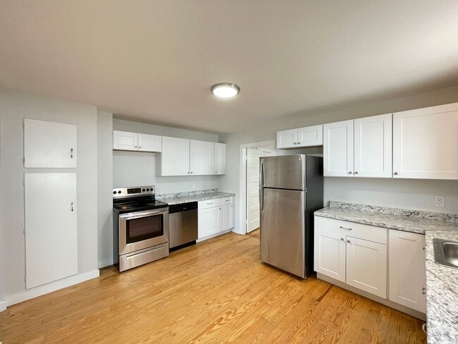 Building Photo - 510 Montgomery St