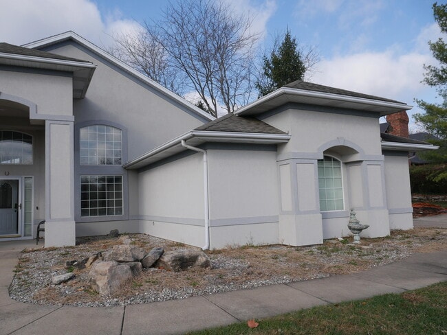 Foto del edificio - 5105 Forum Blvd