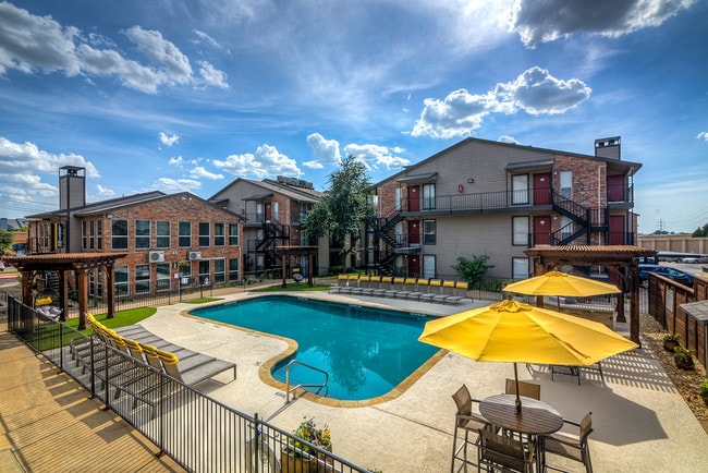 Building Photo - The Edge Apartments