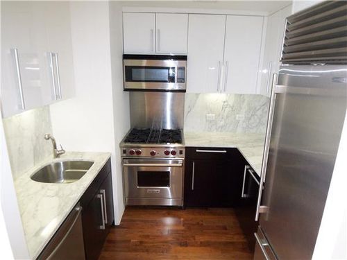 Primary Photo - 305 E 79th St