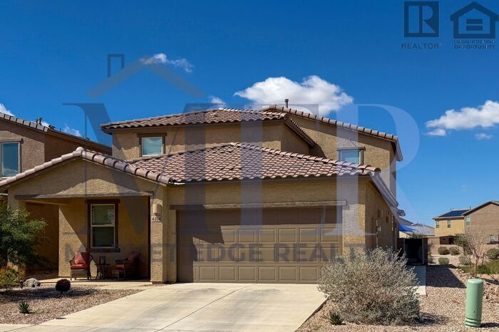 Foto principal - 4Bed/4Bath House in Tucson! $199 MOVE-IN S...