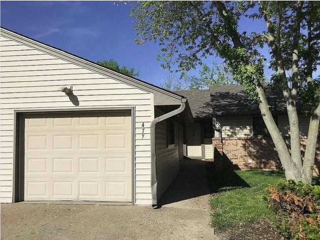 Building Photo - 477 Foxfire Dr