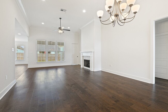 Foto del edificio - Beautiful home with high end finishes
