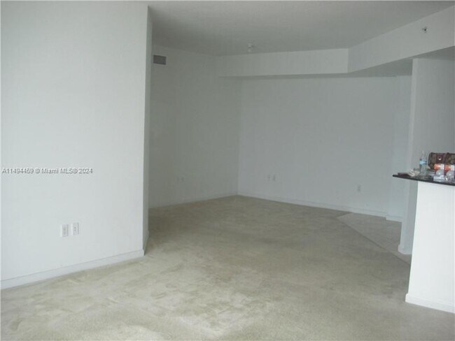 Building Photo - 7910 Harbor Island Dr