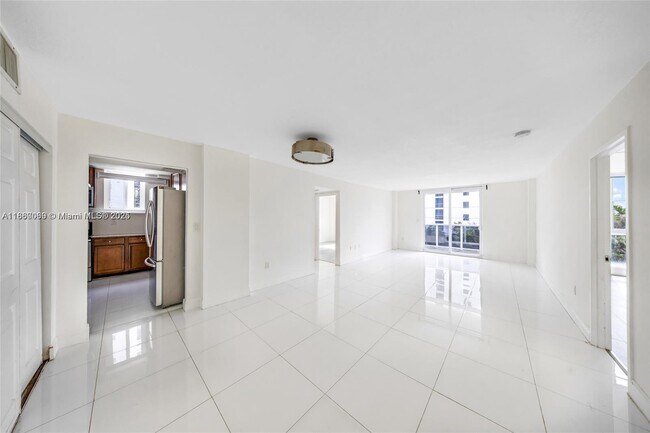 Foto del edificio - 7928 West Dr