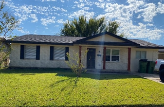 Building Photo - 710 McDivitt Dr