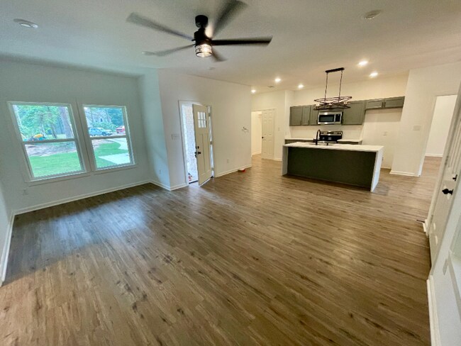 Foto del edificio - 17562 Highland Cir