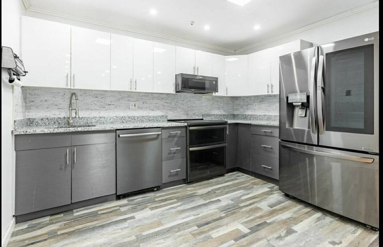 Kitchen area - 308 Quarry St