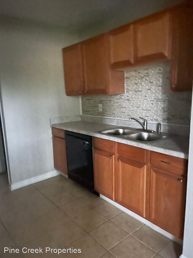 Foto del edificio - 4320 E 167th St