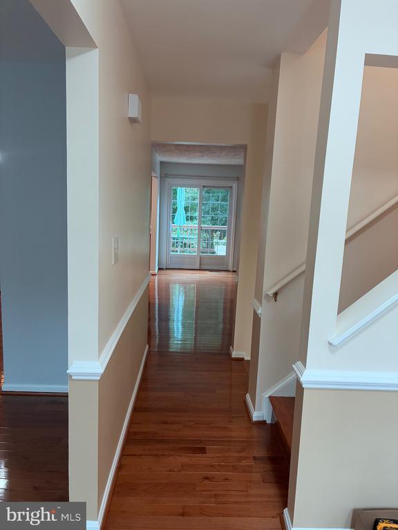 Foto del edificio - 7209 Lake Cove Dr