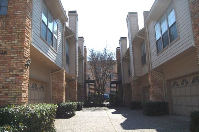 Building Photo - 3315 Rosedale Ave