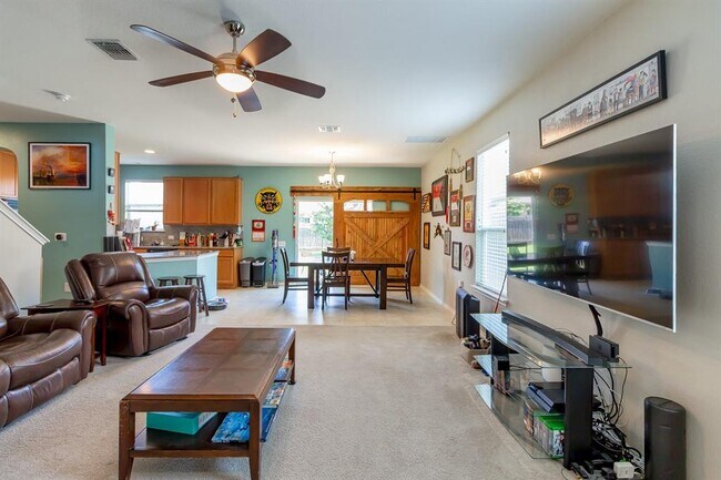 Foto del edificio - 6304 Garden Rose Path