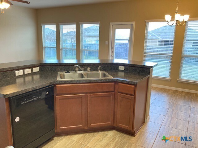 Foto del edificio - 1214 Jamestown Dr