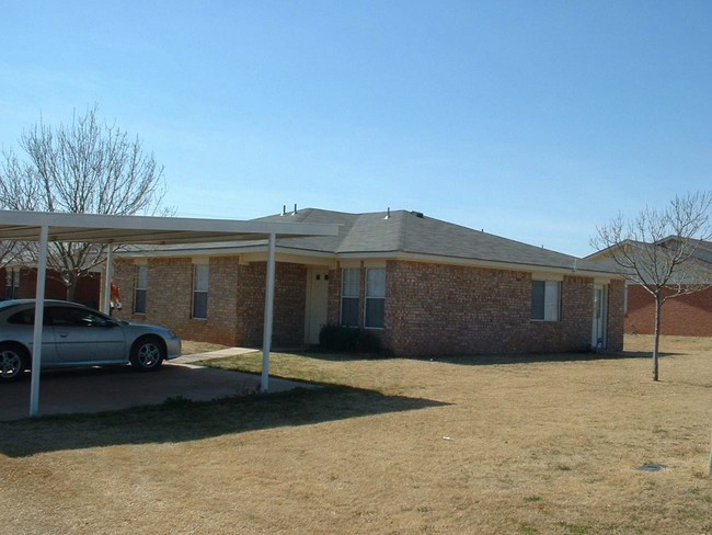 Building Photo - Bronte Duplexes