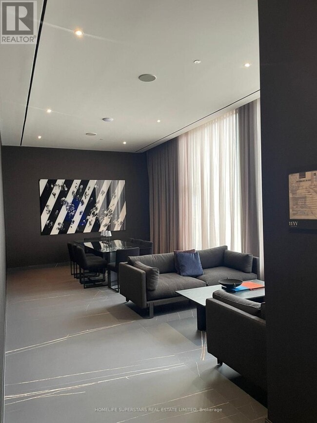 Photo du bâtiment - 11-4011 Yorkville Ave