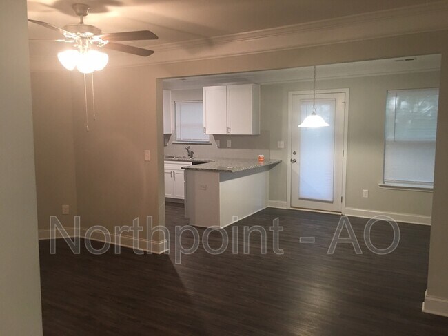 Foto del edificio - 5241 Hanover St