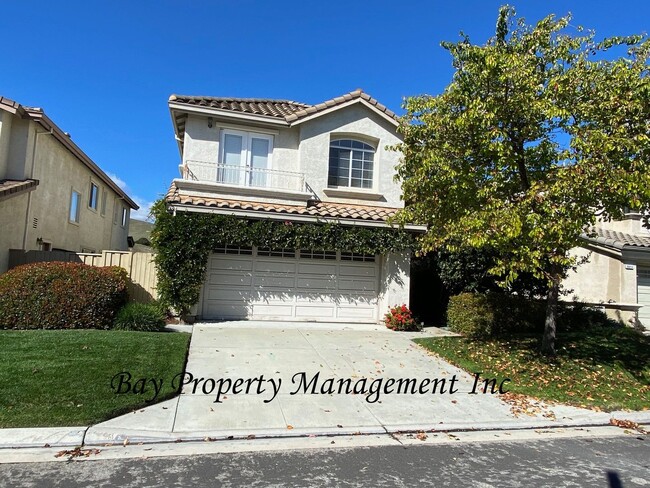 Building Photo - ** Now offered at a lower rent!  Las Palmas II: A Luxurious 4 Bedroom Home in the Acclaim Community