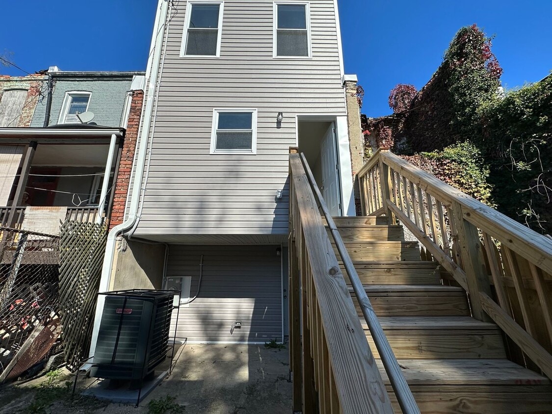 Fully Renovated 3 Bedroom - Fully Renovated 3 Bedroom