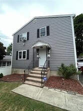 Building Photo - 294 Robin St