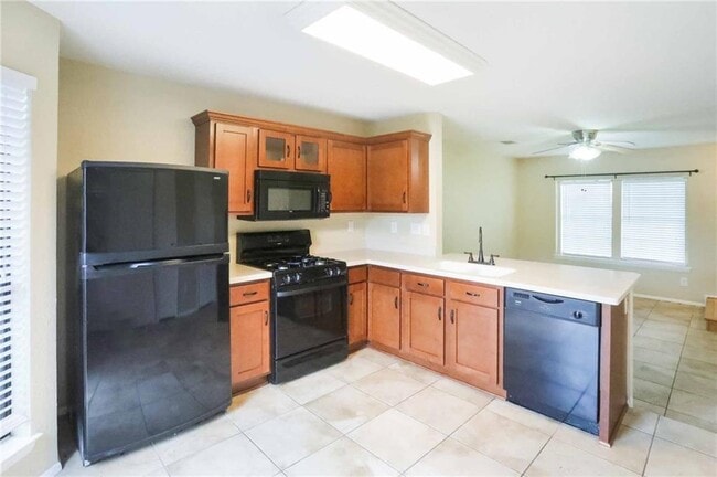 Building Photo - 1411 Gracy Farms Ln