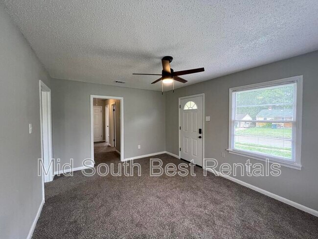 Foto del edificio - 302 Glencoe Rd