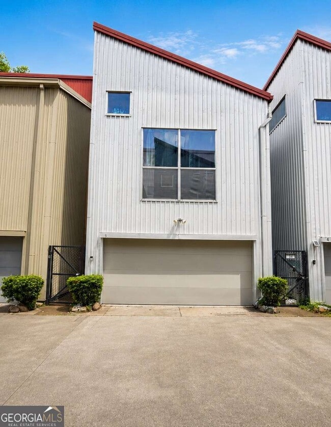 Building Photo - 241 Maynard Terrace SE
