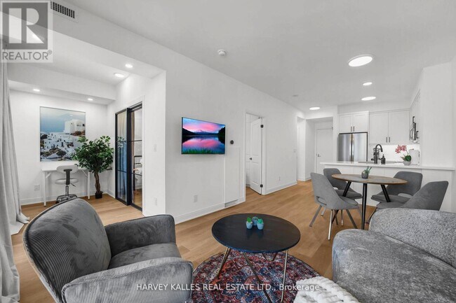 Photo du bâtiment - 18 Yorkville Ave