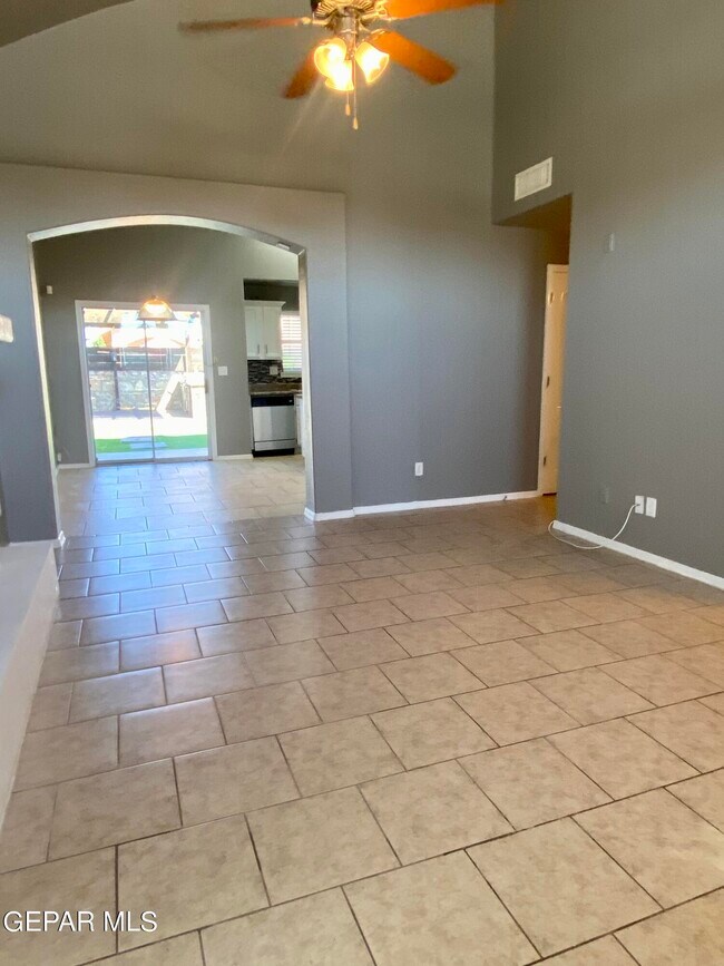 Building Photo - 11909 Mesquite Bush Dr
