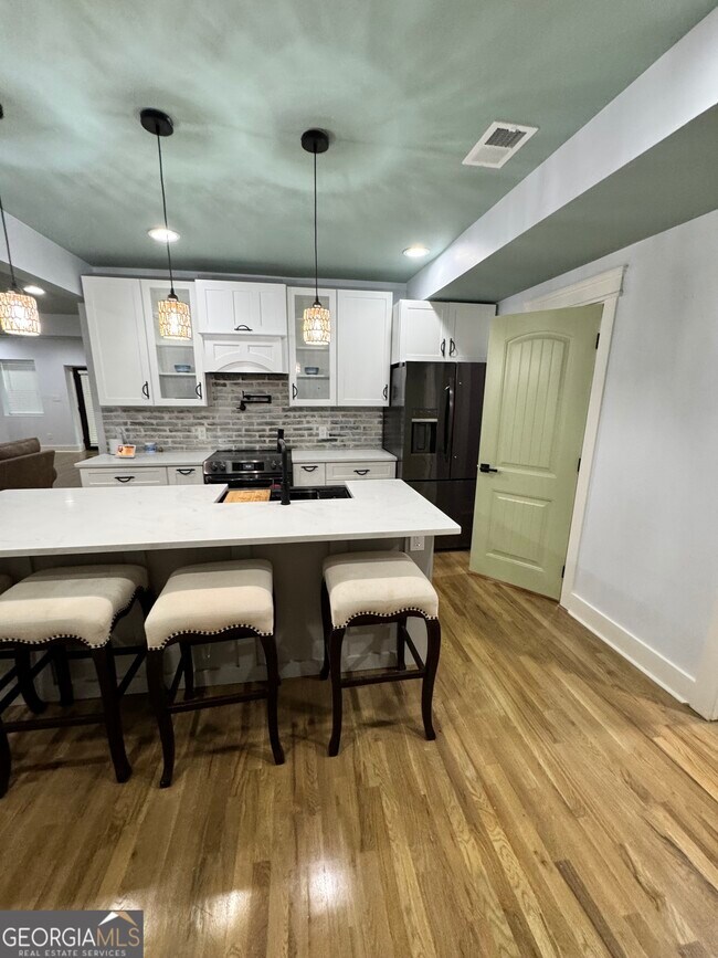 Building Photo - 2618 Meadow Lark Dr