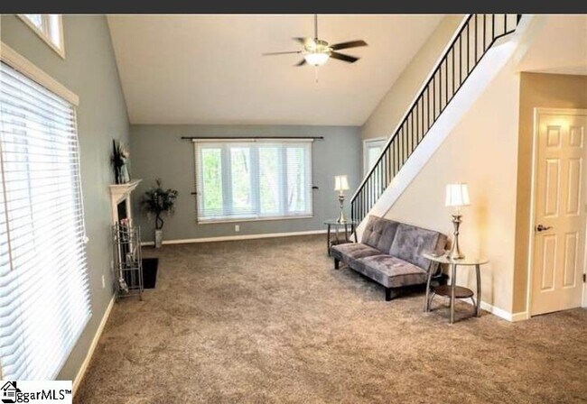 Building Photo - 509 Northlake Dr