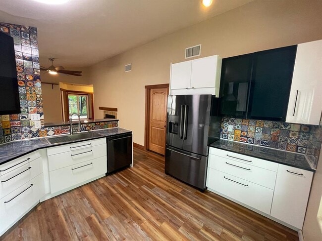 Building Photo - 10513 Archdale Dr
