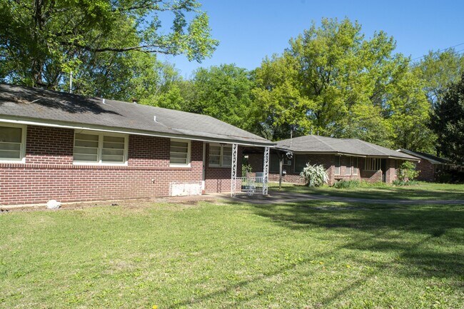 Building Photo - 1118 Lombard Dr