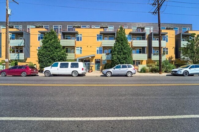 Foto del edificio - 3101 Blake St