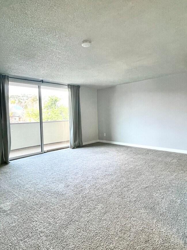 Foto del edificio - 521 E 5th Ave