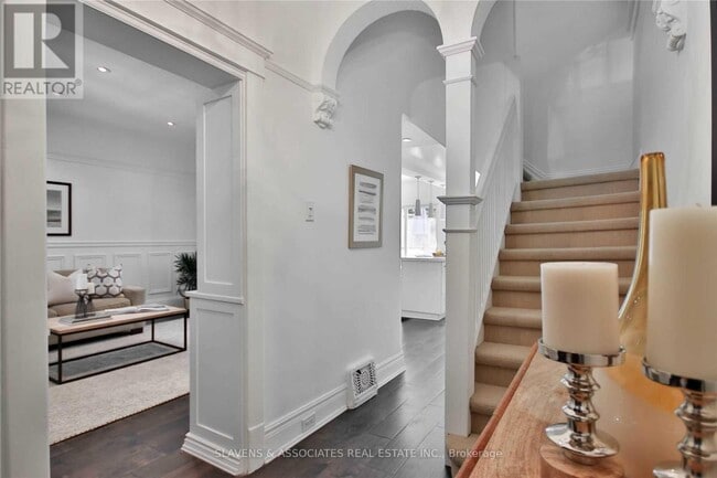 Building Photo - 21 Dearbourne Ave