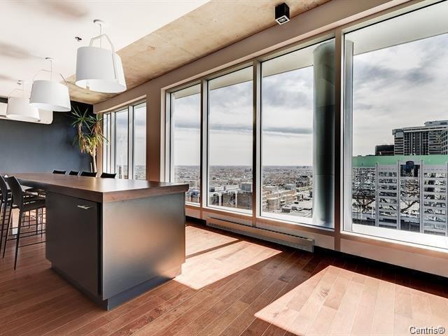 Building Photo - 1414 Rue Rue Chomedey