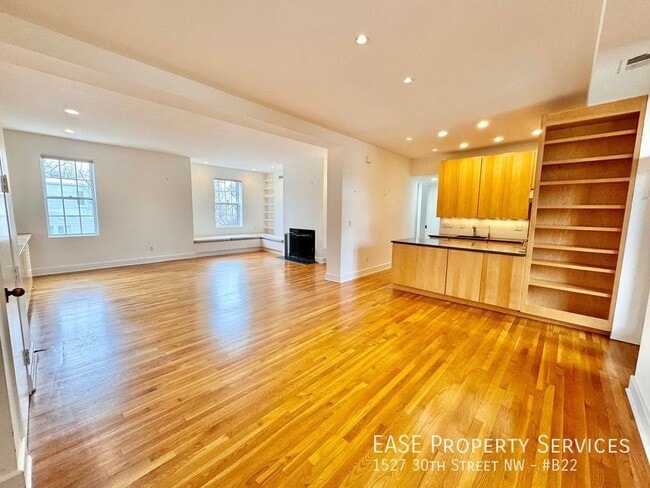 Building Photo - 1527 30th St NW