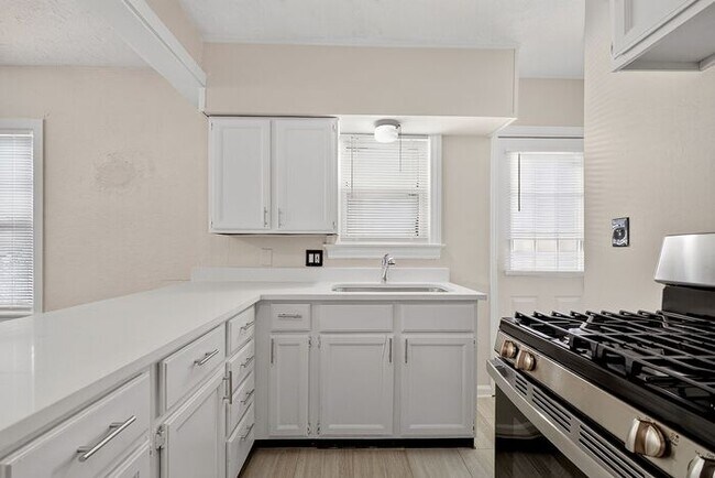 Foto del edificio - Freshly Updated Home in Warren Township