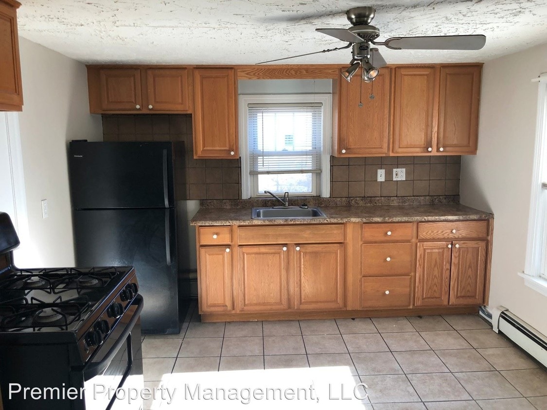 54 Rodman St, Woonsocket, RI 02895 Condo for Rent in Woonsocket, RI