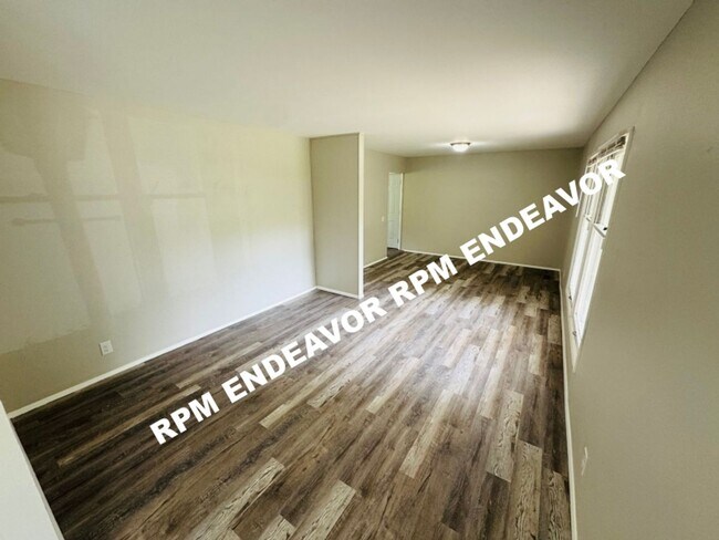 Foto del edificio - Spacious 4BD Home with Modern Upgrades & H...