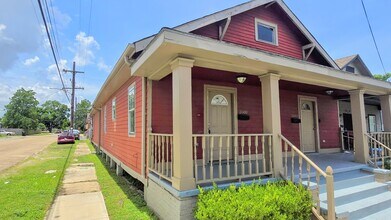 Building Photo - 2600 Annette St