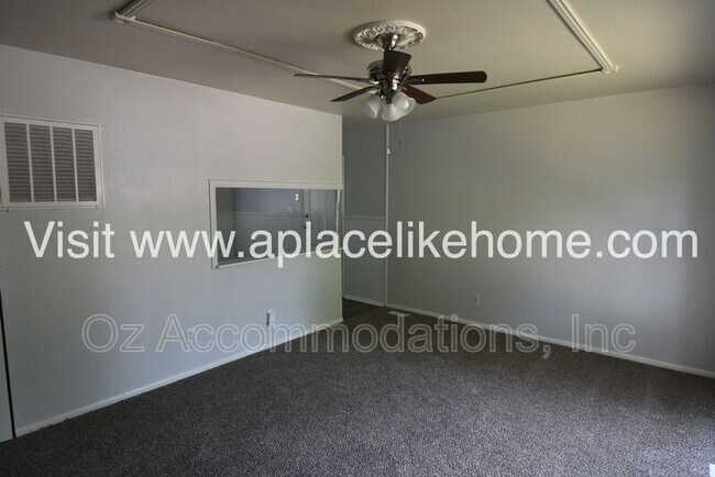 Foto del edificio - 5010 Valley Ln