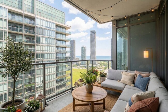 Photo du bâtiment - 88 Park Lawn Rd