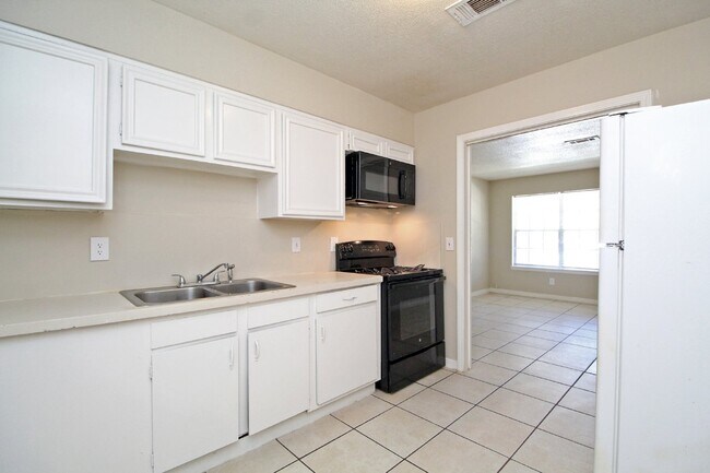 Foto del edificio - Cozy 2 Bedroom / 1 Bathroom Northeast Pens...