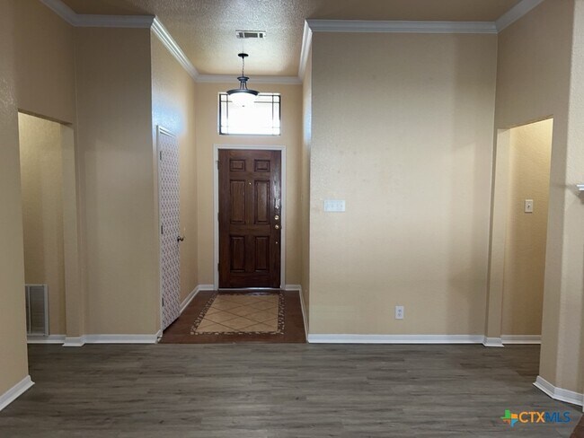Foto del edificio - 2509 Lavender Ln