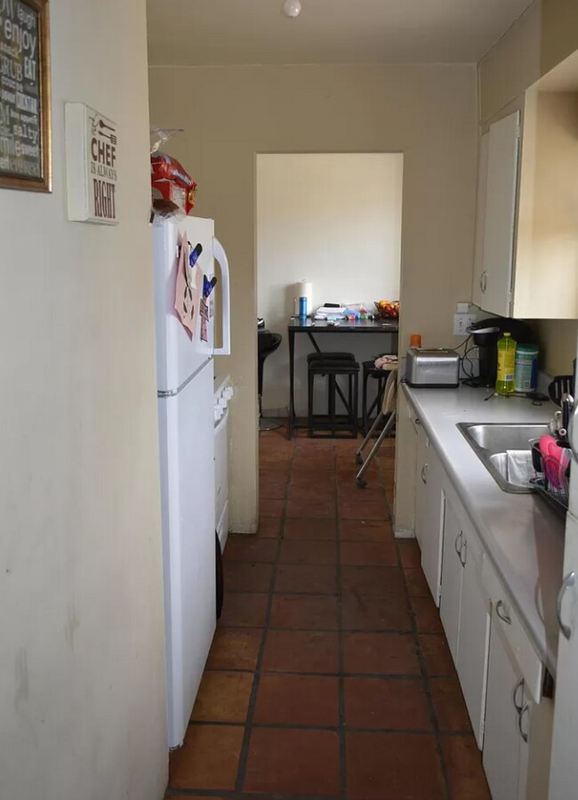Foto del edificio - 4633 E 17th St