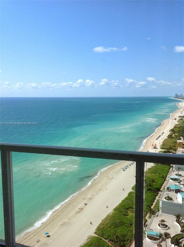 Primary Photo - 16699 Collins Ave
